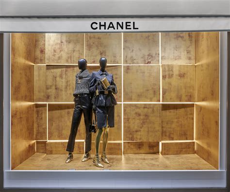 vitrine magasin chanel|chanel store locations.